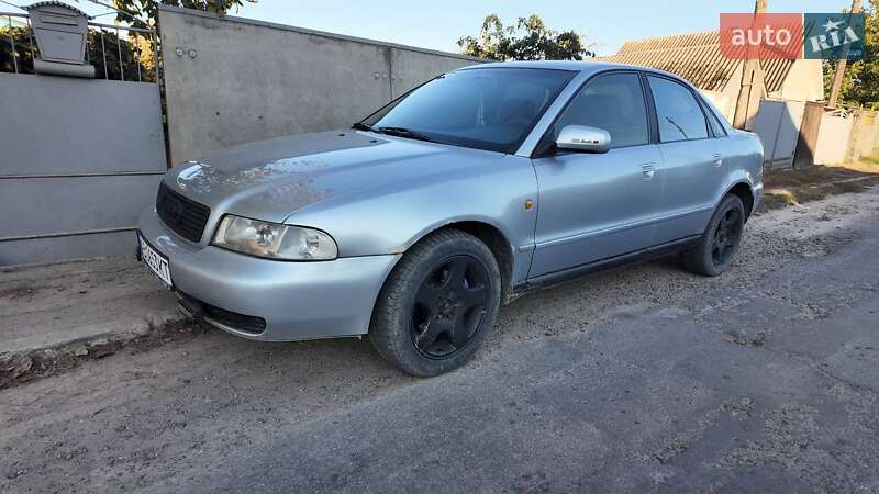 Седан Audi A4 1998 в Баре