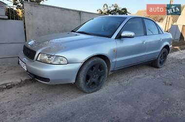 Седан Audi A4 1998 в 