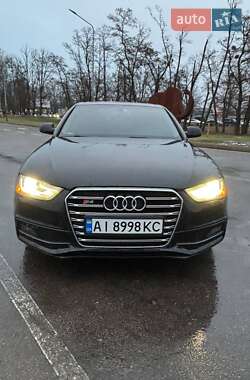 Седан Audi A4 2015 в 