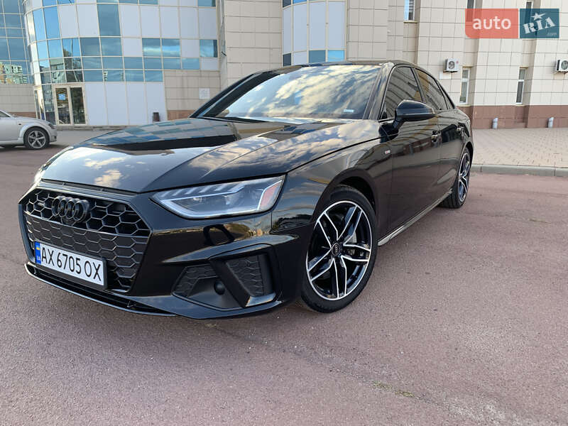 Седан Audi A4 2023 в 