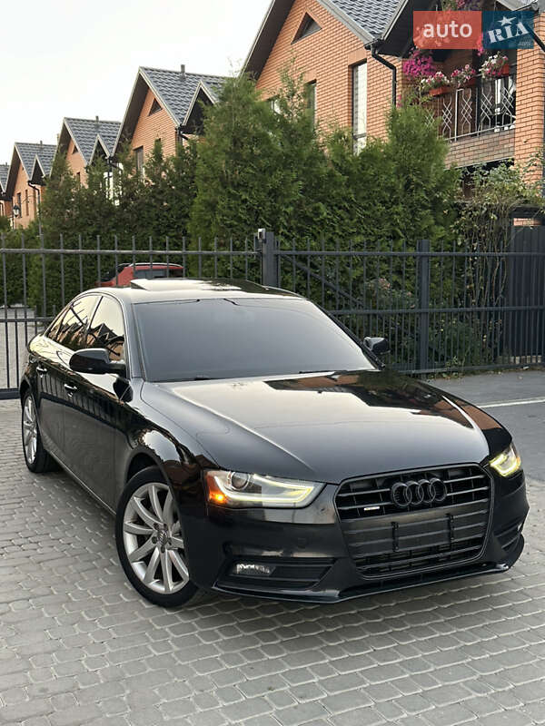 Седан Audi A4 2012 в Виннице