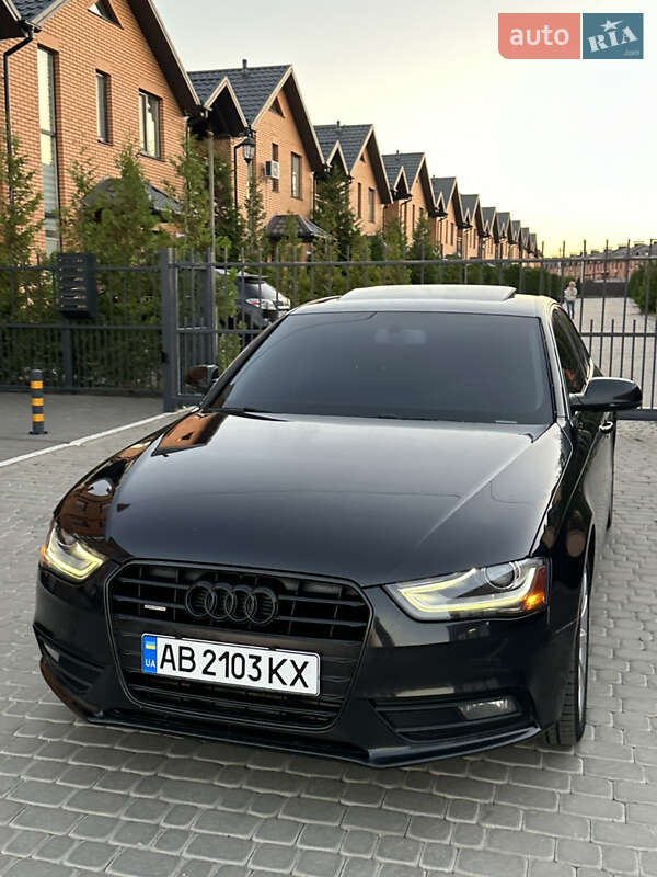 Седан Audi A4 2012 в Виннице