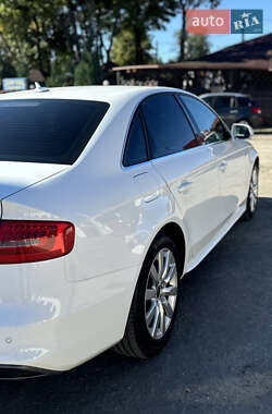 Седан Audi A4 2015 в 
