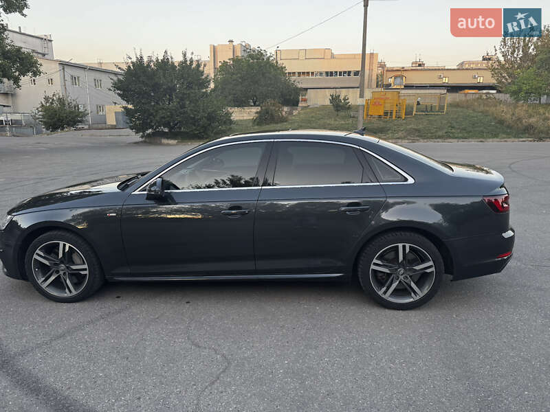 Седан Audi A4 2016 в Харкові