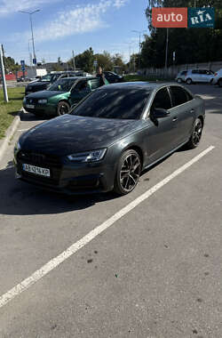Седан Audi A4 2018 в 