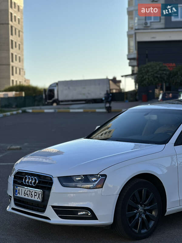 Седан Audi A4 2012 в Киеве