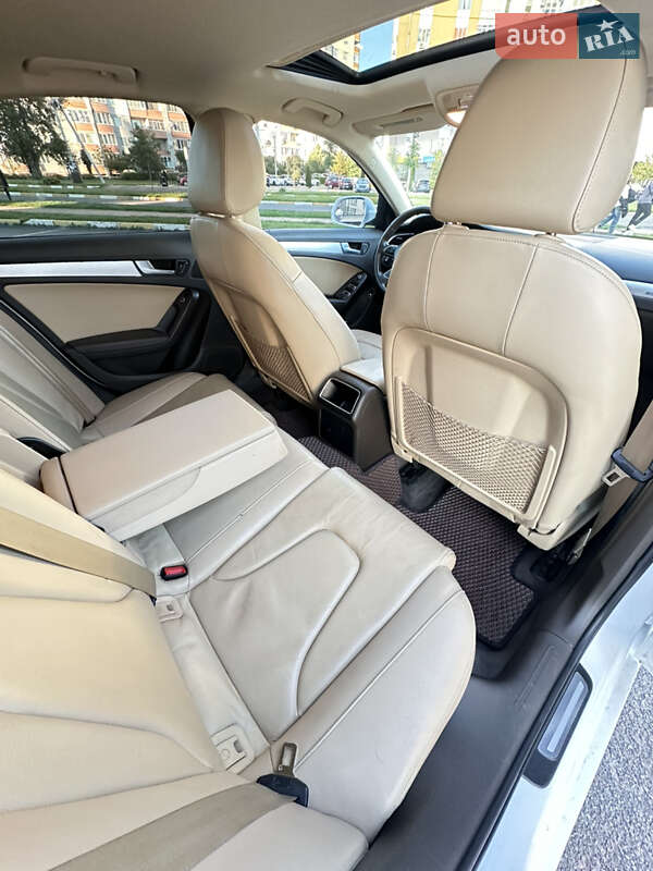 Седан Audi A4 2012 в Киеве