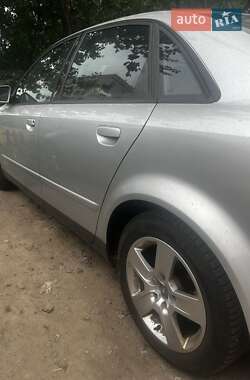 Седан Audi A4 2001 в Чернигове
