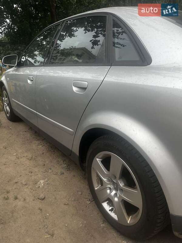Седан Audi A4 2001 в 