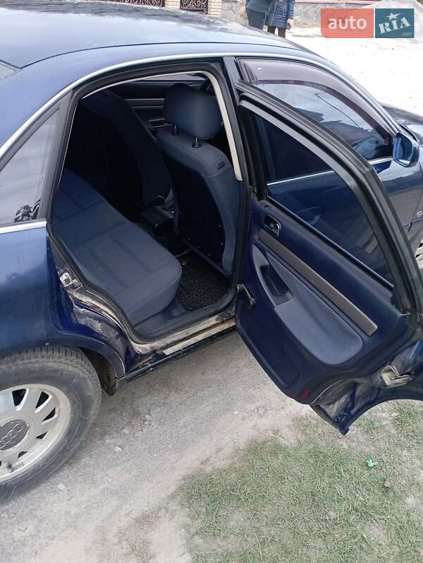 Седан Audi A4 2000 в Гнивани
