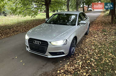 Седан Audi A4 2012 в 