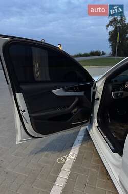 Седан Audi A4 2019 в 