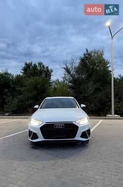 Седан Audi A4 2019 в 