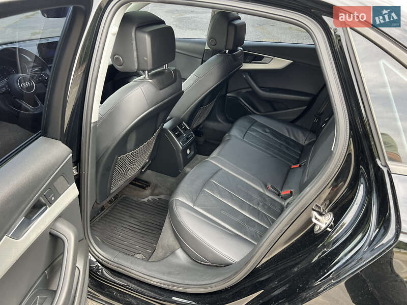 Седан Audi A4 2016 в Киеве