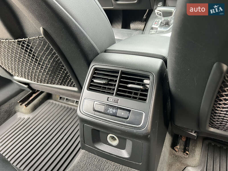Седан Audi A4 2016 в Киеве