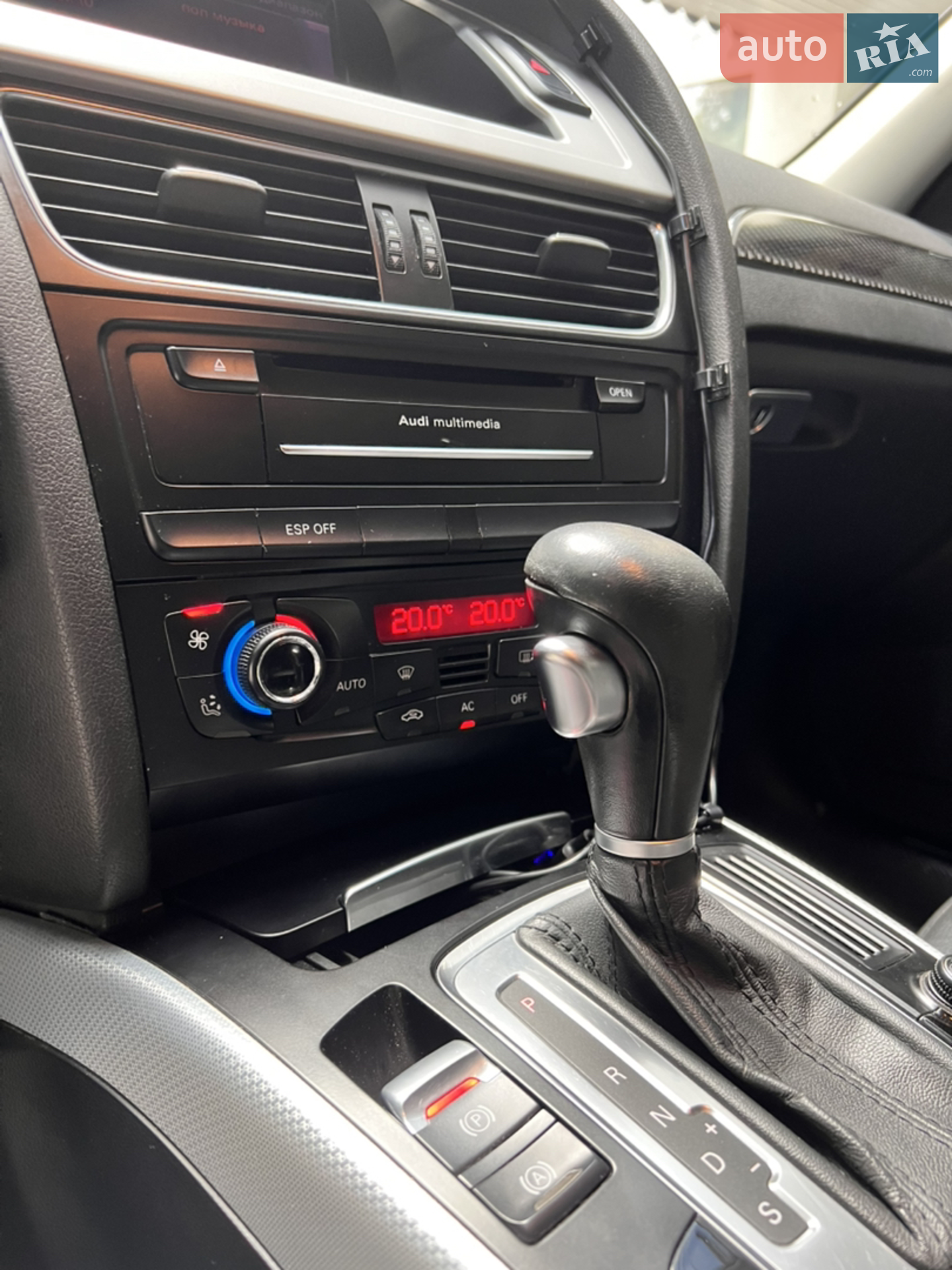 2010 Audi A4 - мініатюра 23