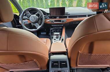 Седан Audi A4 2022 в 