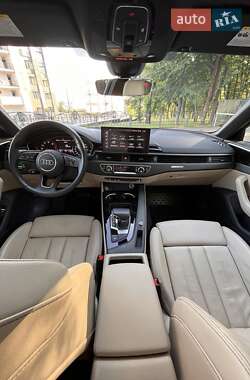 Седан Audi A4 2020 в 