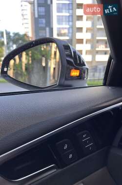Седан Audi A4 2020 в 