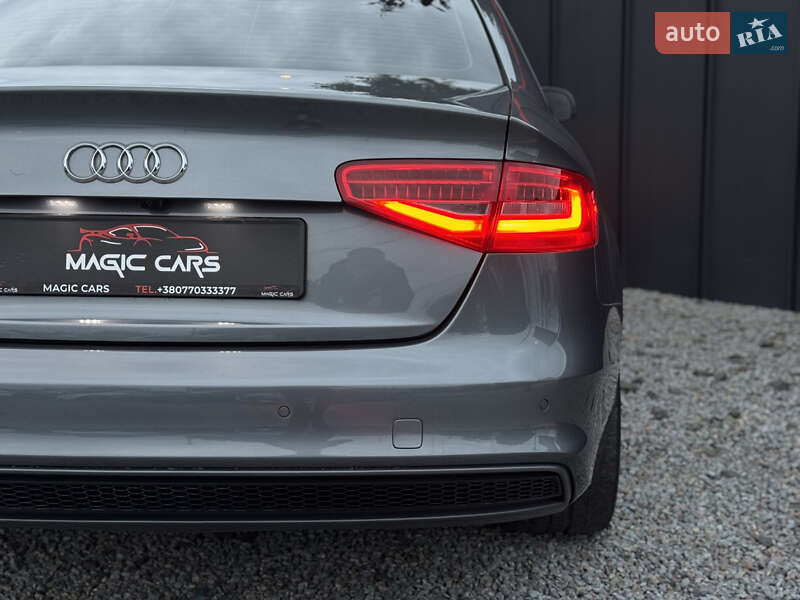 Седан Audi A4 2015 в Луцке