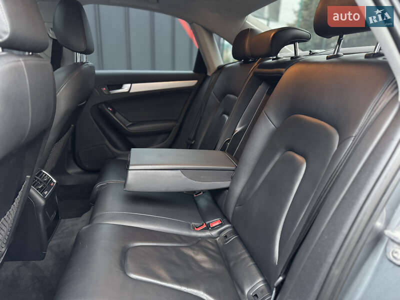 Седан Audi A4 2015 в Луцке