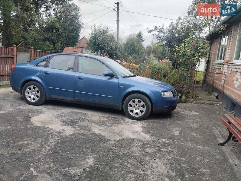 Седан Audi A4 2001 в Романове