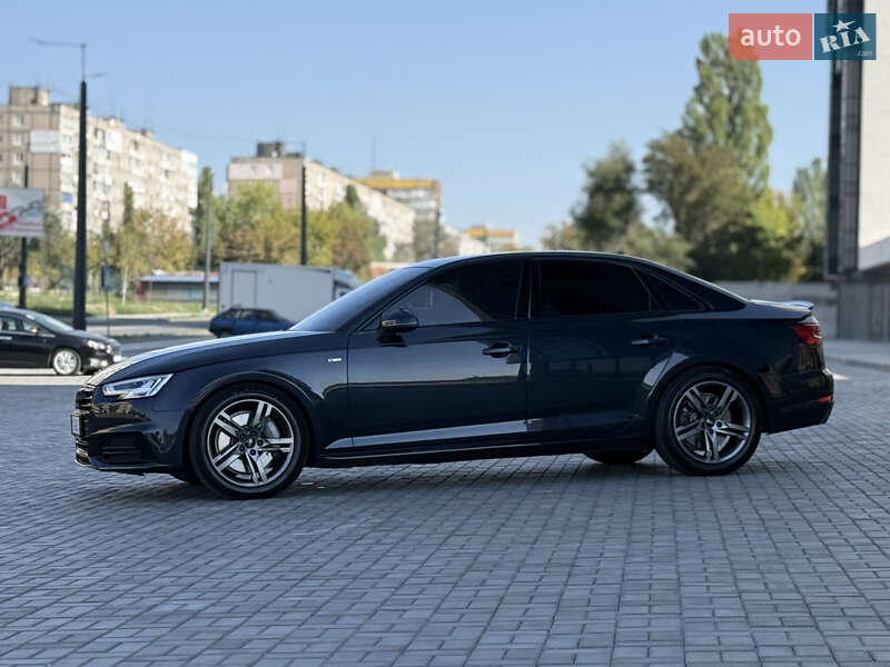 Седан Audi A4 2016 в Днепре