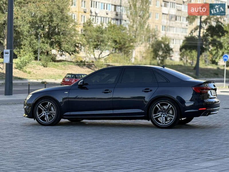 Седан Audi A4 2016 в Днепре