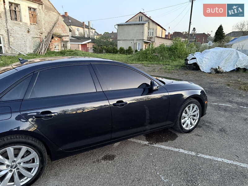 Седан Audi A4 2016 в Львове