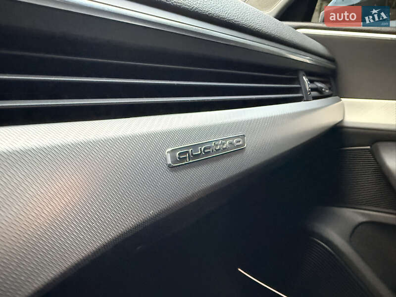 Седан Audi A4 2018 в Львове