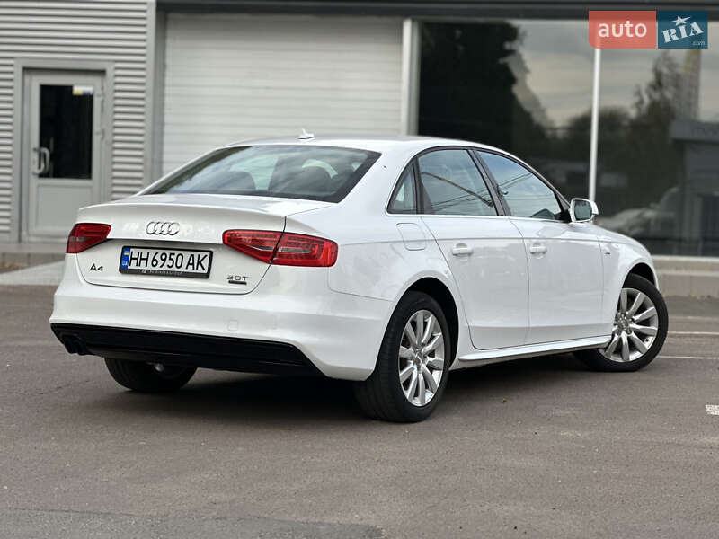 Седан Audi A4 2014 в Одесі