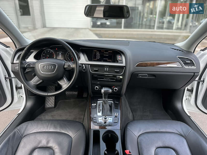 Седан Audi A4 2014 в Одесі