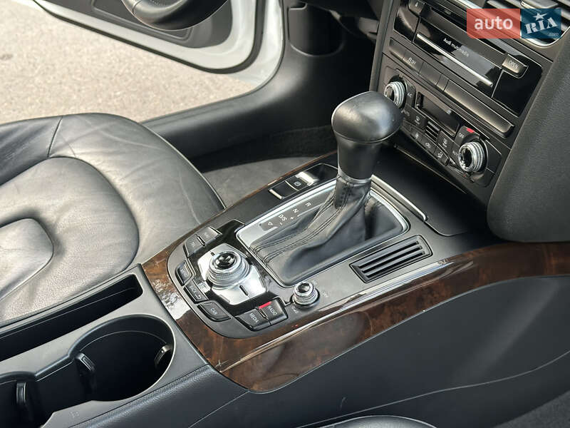 Седан Audi A4 2014 в Одесі