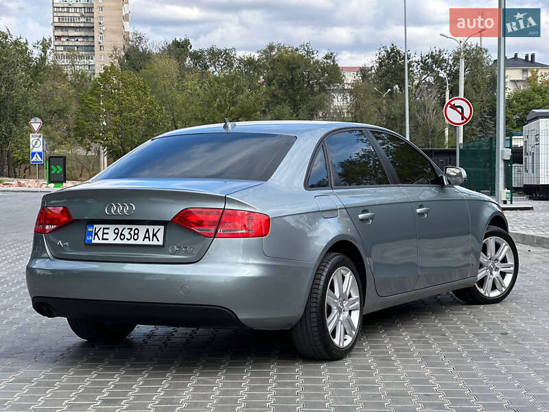 Седан Audi A4 2011 в Дніпрі