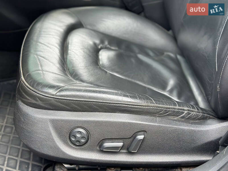 Седан Audi A4 2011 в Дніпрі