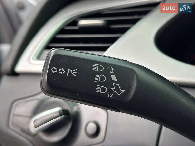 Седан Audi A4 2011 в Дніпрі