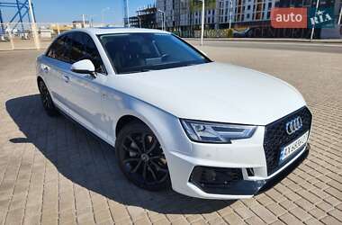 Седан Audi A4 2018 в 