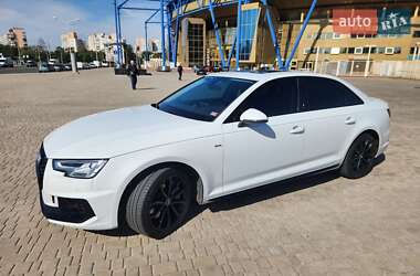 Седан Audi A4 2018 в 