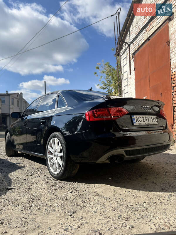 Седан Audi A4 2011 в Луцке
