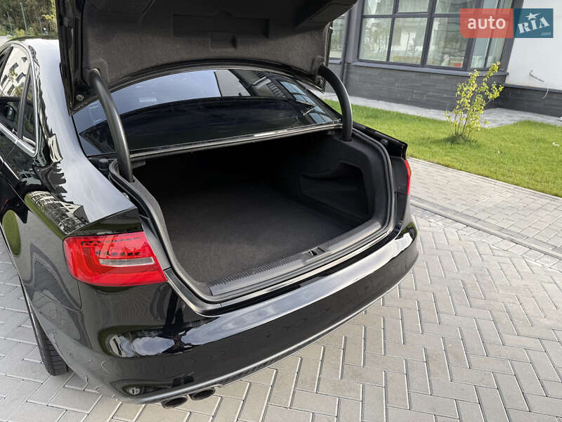Седан Audi A4 2013 в Києві