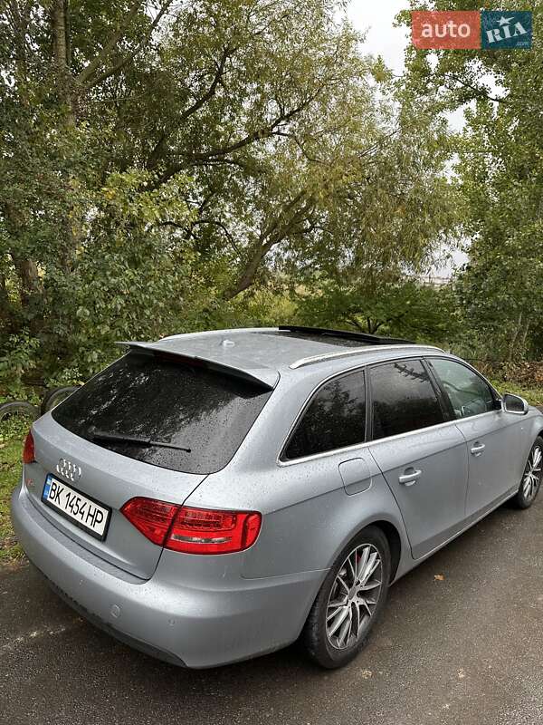 Універсал Audi A4 2009 в Рівному