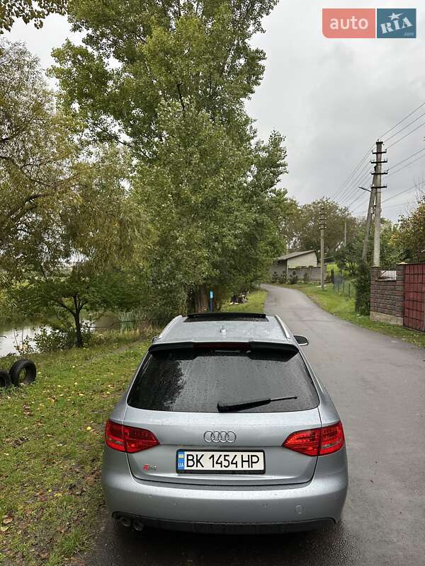 Універсал Audi A4 2009 в Рівному