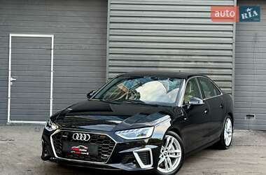 Седан Audi A4 2024 в 