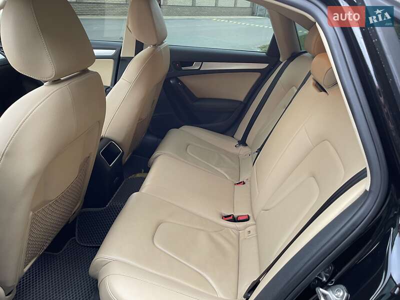 Седан Audi A4 2013 в Лубнах
