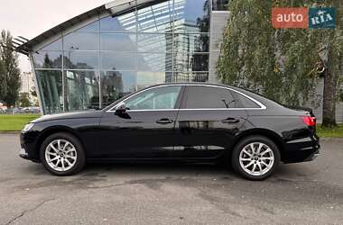 Седан Audi A4 2022 в 