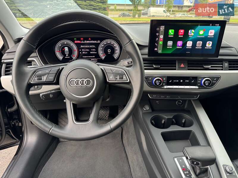Седан Audi A4 2022 в Киеве