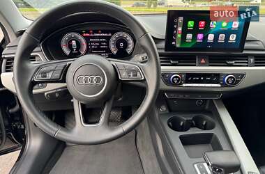 Седан Audi A4 2022 в 