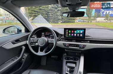 Седан Audi A4 2022 в 