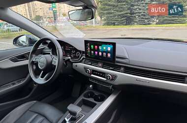 Седан Audi A4 2022 в 