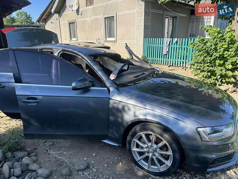 Седан Audi A4 2015 в Ивано-Франковске